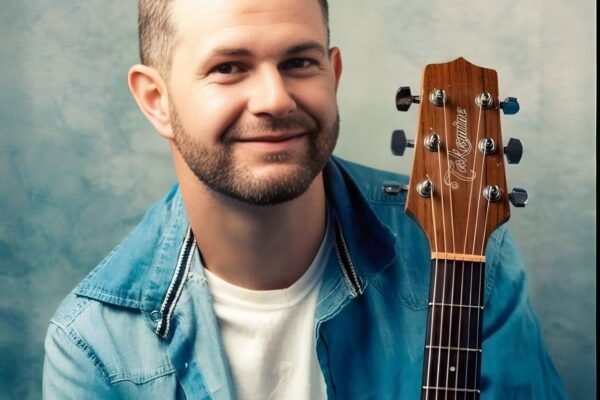 Fábio Souzas: O Compositor Mineiro que Espalha Amor, Paz e Alegria com Suas Canções