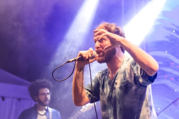 Rafa Marinho: O Poeta das Melodias Simples e dos Ritmos Brasileiros