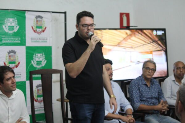 Prefeito de Lafaiete cobra apoio do Estado para conclusão e manutenção de Hospital Regional