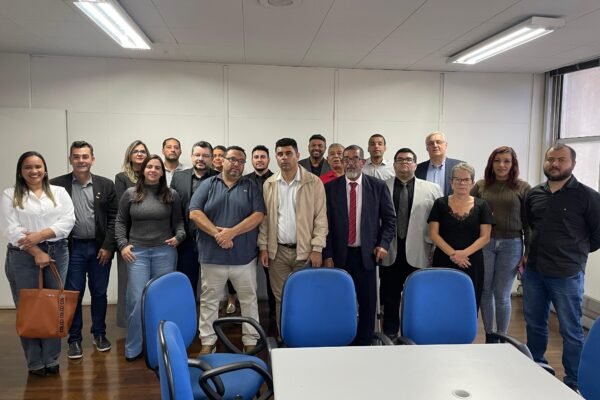 Superintendente do Trabalho recebe Gerdau e trabalhadores na SRTE/MG