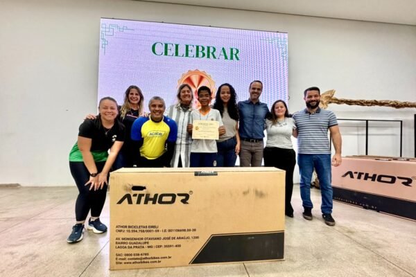 Quatorze alunos da rede municipal de Ouro Branco são premiados com bicicletas em ação de incentivo à educação e ao esporte